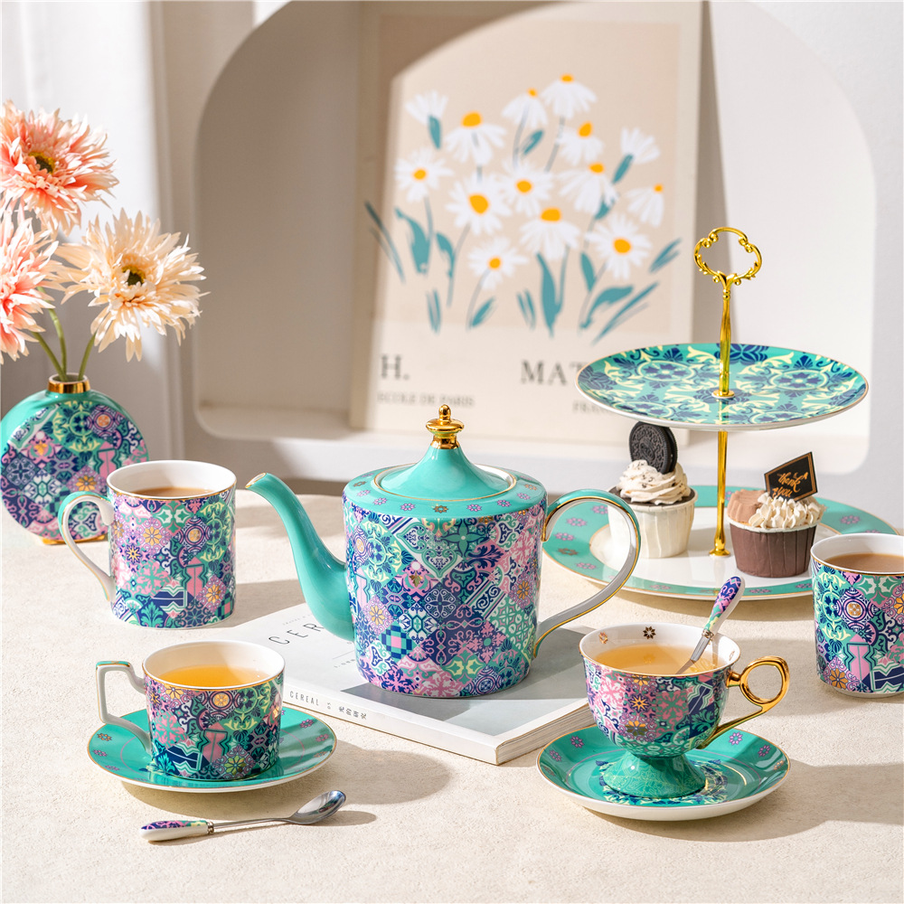 Set cangkir kopi dan tatakan p - Coffee Tea Garden ulasan dan harga